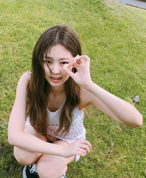 娃娃臉貓眼女愛豆Jennie:明明可以靠顏值,卻偏要靠實力