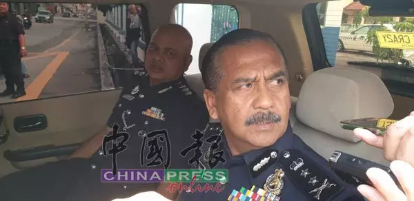 新報到警員自轟 當場慘死!
