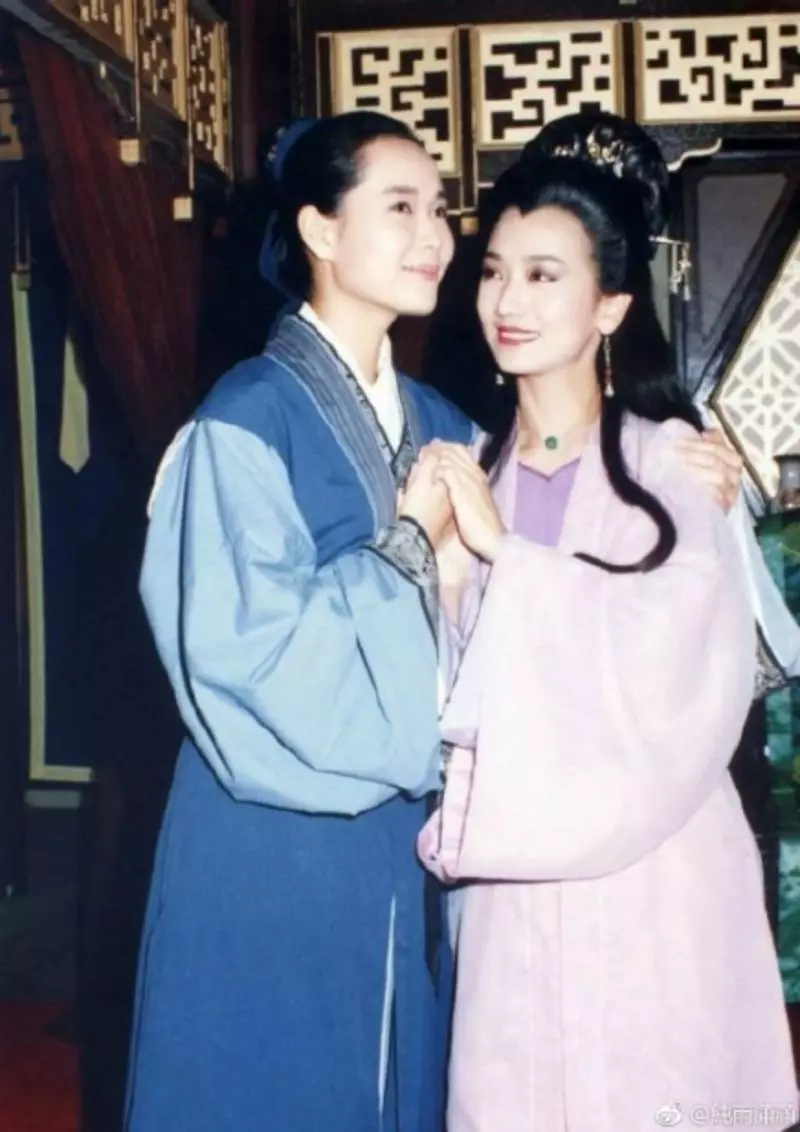 女神上了年紀,老態藏不住,唯獨她快要70還被叫「娃娃」