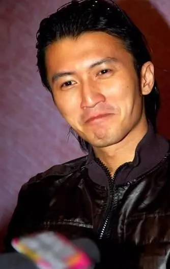 終於後悔了!謝賢將財產秘密轉移給謝霆鋒,張柏芝將何去何從!