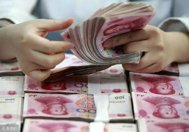 和老公存錢準備買房,小叔子結婚他卻給了十萬,原因讓我笑出了聲