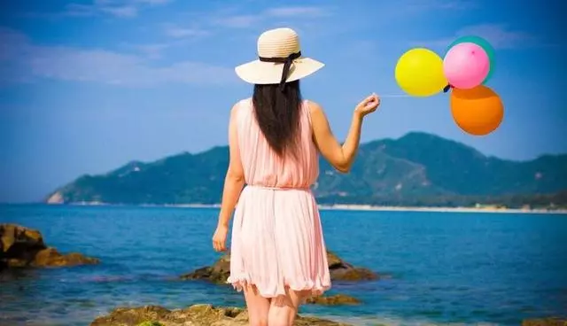 新婚後半夜回新房,開門看到公婆和小叔子,俺慶幸自己沒領證