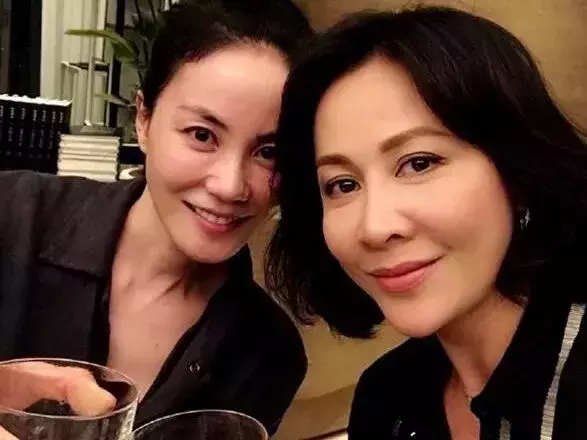 《人間四月天》結下友誼!劉若英和周迅從此相知20年:當你需要,我就會出現