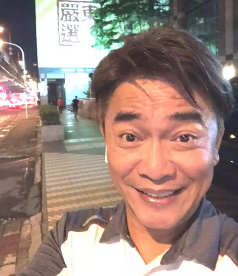 吳宗憲妻子「藏9年再現身」!驚傳與「正牌憲嫂」張葳葳分居,憲哥「4字回應」!