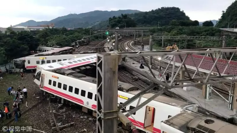 這一刻前,台鐵司機一路求援了43分鐘!(實錄)