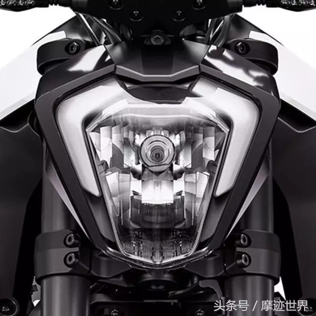 34980,最強進口250摩托車KTM 250DUKE入市,網友:馬力驚人!