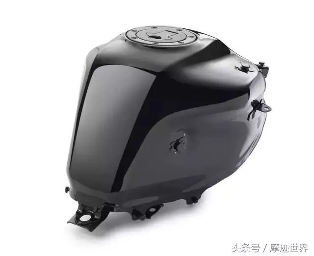 34980,最強進口250摩托車KTM 250DUKE入市,網友:馬力驚人!