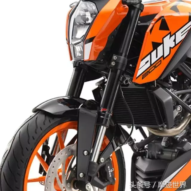 34980,最強進口250摩托車KTM 250DUKE入市,網友:馬力驚人!