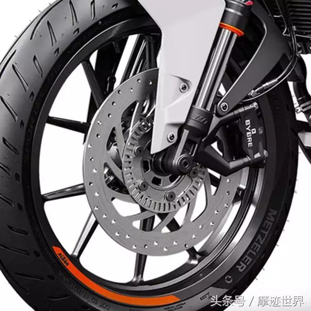 34980,最強進口250摩托車KTM 250DUKE入市,網友:馬力驚人!