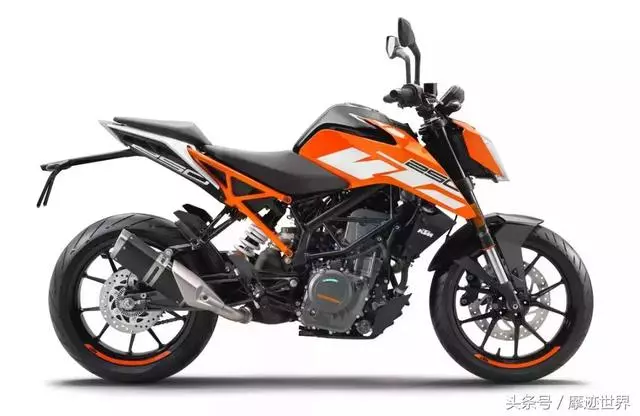 34980,最強進口250摩托車KTM 250DUKE入市,網友:馬力驚人!