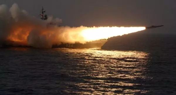 強硬報復開始了!多艘俄艦滿載飛彈進入英海峽,大批英艦緊急出動