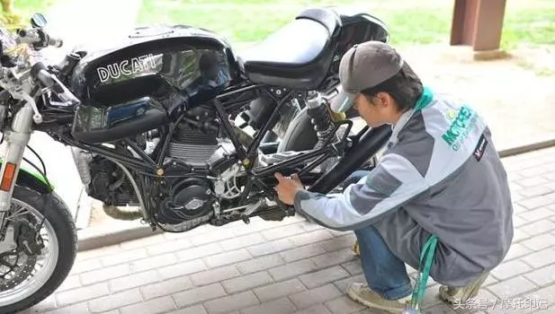 保養:掛擋摩托車騎行中,不愛換擋會帶來哪些危害?摩友:懶=毀