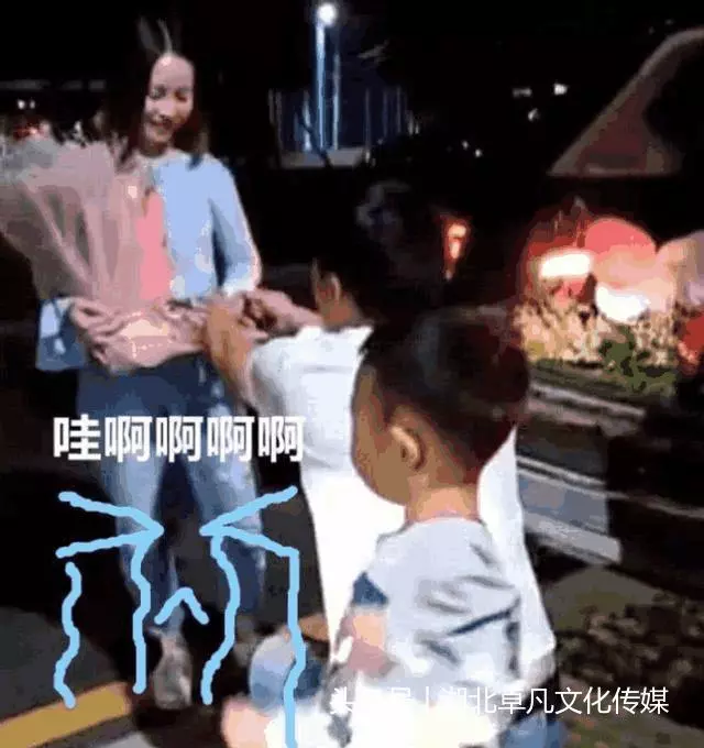 姑姑被求婚,侄子哭得撕心裂肺,揮起小拳頭:姑姑是我的!