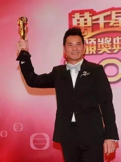 52歲TVB老戲骨擔正主演新劇下周上映 網民力撐角逐視帝