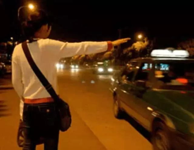 母親叫回家分遺產,兒子當玩笑,女兒回去之後當場直接愣住
