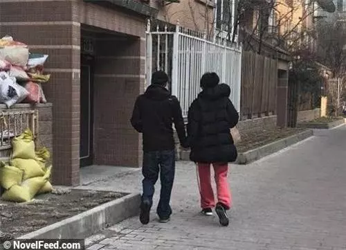 王菲懷孕了,可謝霆鋒卻哭了!只因這件事情不能忍!