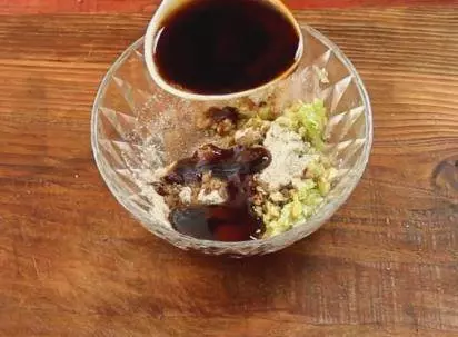 教你用電飯煲煮雞,不放一滴水,一滴油,出鍋後還沒拿筷子就被搶光了