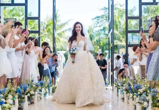 結婚後小姑子找我要車,婆婆把房給小姑子,搬來我家遭拒絕