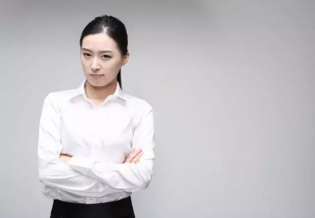 弟媳生孩子給6千,說了些難聽的,氣的想踹她:大學讀到哪裡去了