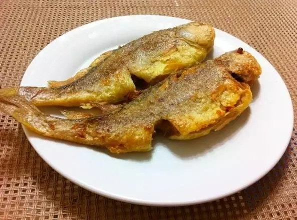 如何煎魚才能不破皮?只要記住這三招,就不會破了,而且煎魚香又脆皮,特別好吃