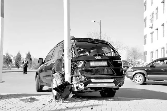 自動擋車的倒擋為何設置在前面?因為是血的教訓總結出來的