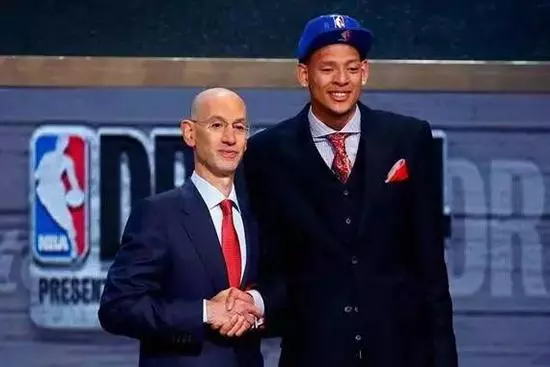 右眼失明,身患重疾,被NBA拋棄的籃球少年在中國「重生」