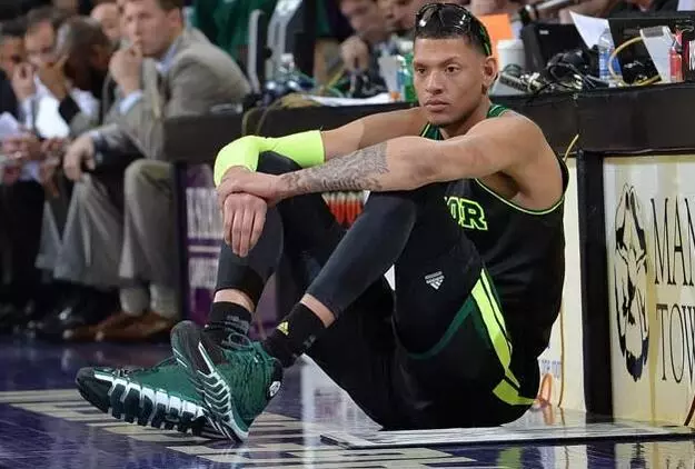 右眼失明,身患重疾,被NBA拋棄的籃球少年在中國「重生」