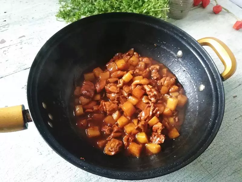 這才是雞腿好吃的做法,加上它一起做,好吃不膩,特別下飯