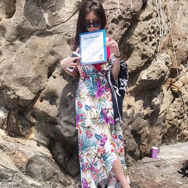 【這讓男子怎麼受得了?】潛水正妹竟然當眾….,身材好到不得了!