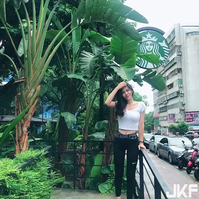 【這讓男子怎麼受得了?】潛水正妹竟然當眾….,身材好到不得了!