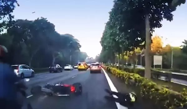 高速公路連環撞!2疑是馬勞騎士遭殃!