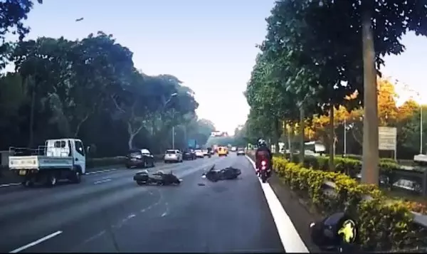 高速公路連環撞!2疑是馬勞騎士遭殃!
