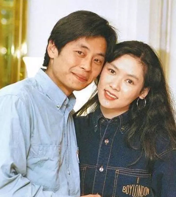 55歲王傑22歲兒子近照曝光,曾被二婚妻子無情帶走,如今長成這樣,怪不得阻止王傑見他!