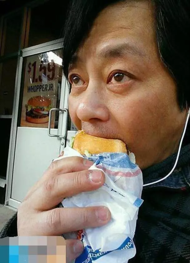 55歲王傑22歲兒子近照曝光,曾被二婚妻子無情帶走,如今長成這樣,怪不得阻止王傑見他!