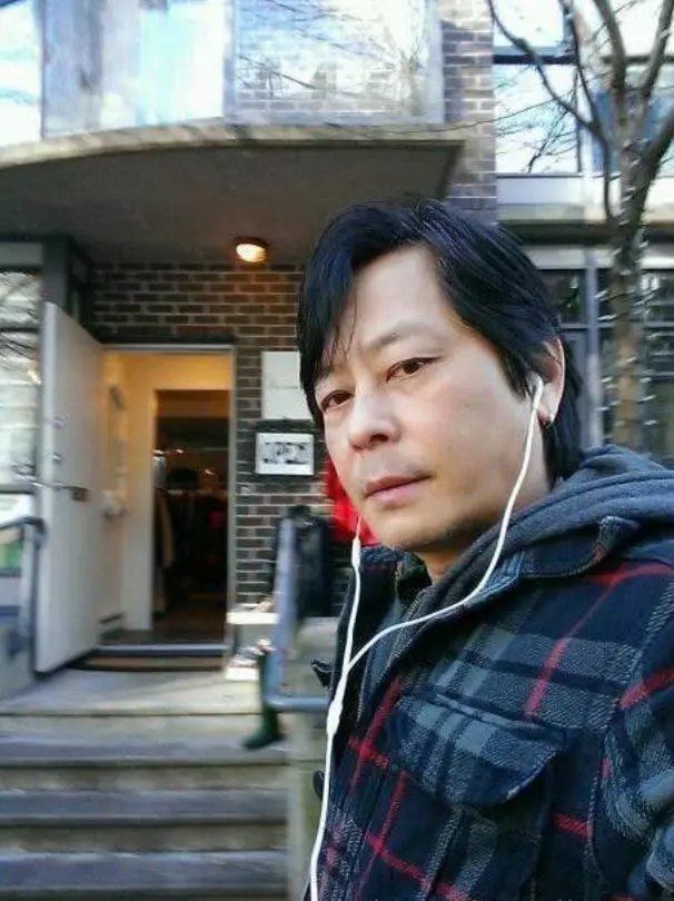 55歲王傑22歲兒子近照曝光,曾被二婚妻子無情帶走,如今長成這樣,怪不得阻止王傑見他!