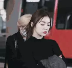 裴姐slay!看韓國人怎麼吹捧irene:大企業老闆娘,在我心中拘留