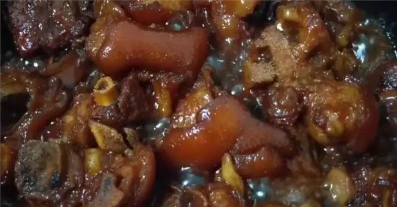 客家黃酒燜豬腳,材料簡單,肥而不膩,入口即化,女兒吃了一大碗