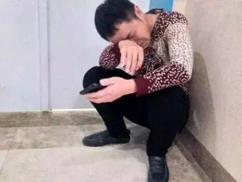 妻子接二連三偷人,俺無奈離婚,半年後再次相遇,俺自扇嘴巴