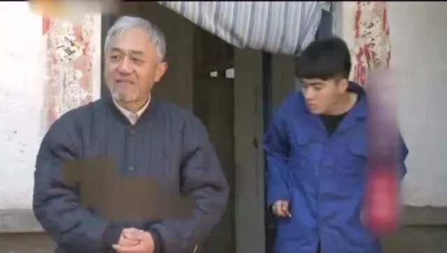 為了錢她嫁給一個傻子,結婚當天晚上傻子突然說話,她驚喜萬分