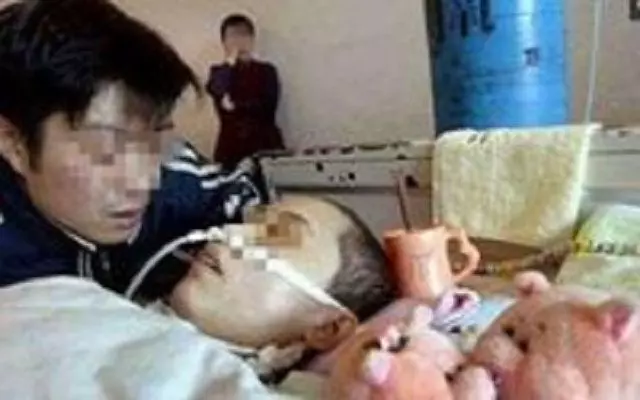植物人妻子肚子一天比一天大,醫院檢查懷孕了,成為全村飯後閒談