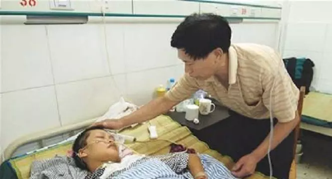 植物人妻子肚子一天比一天大,醫院檢查懷孕了,成為全村飯後閒談