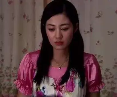 新婚夜新娘讓新郎去刷碗,婆婆一臉不樂意,兒媳一句話婆一夜不眠