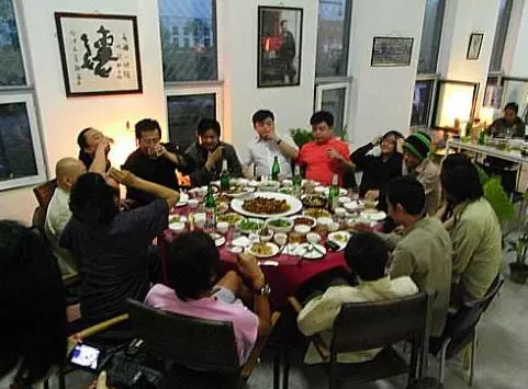 一桌人吃飯,總有那麼幾個「奇葩」壞胃口,你遇到過麼?