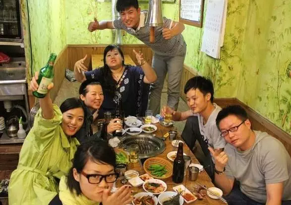 一桌人吃飯,總有那麼幾個「奇葩」壞胃口,你遇到過麼?
