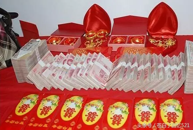 弟弟買婚房,父母讓我拿10萬,我只有5萬,現在父母不讓我進家門
