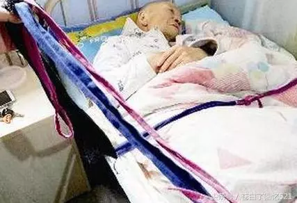 在外打工,老娘打電話來說媳婦虐待她,我氣沖沖回家,結果傻了眼