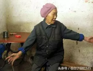 在外打工,老娘打電話來說媳婦虐待她,我氣沖沖回家,結果傻了眼