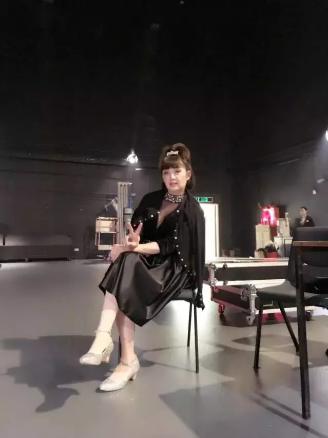 隱藏了14年,張國榮初戀女友近照曝光,網友:已經變成這樣,怪不得還要複出掙錢!