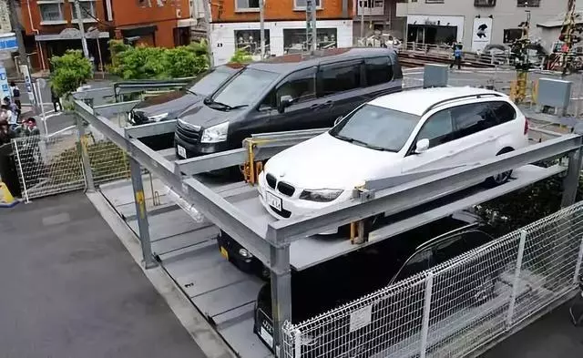 目瞪口呆!日本逆天停車場,2平方米竟停204輛車!