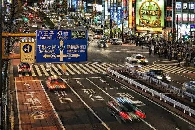 目瞪口呆!日本逆天停車場,2平方米竟停204輛車!